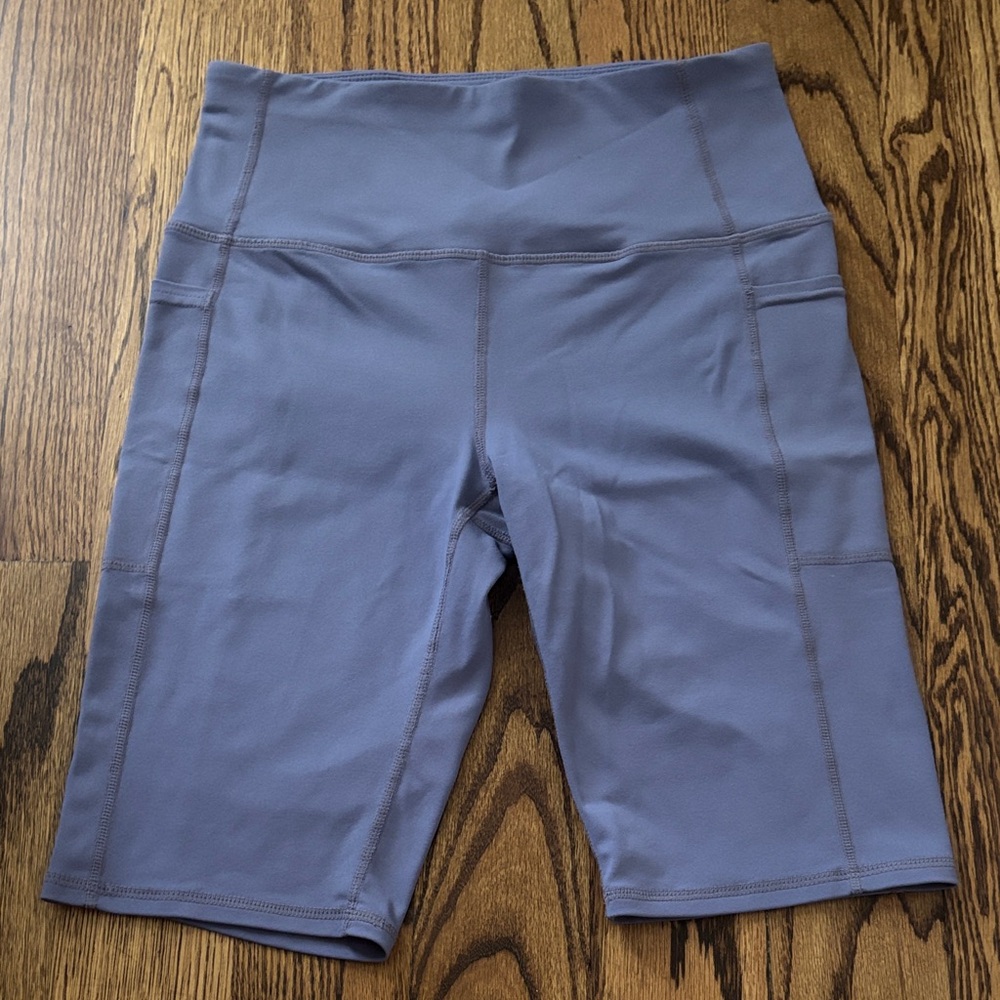 Skechers Women’s High-Waist Bike Shorts in Lavender size S